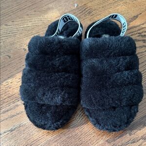 Authentic Ugg Cozy Black Furry Slippers shoes sz 6